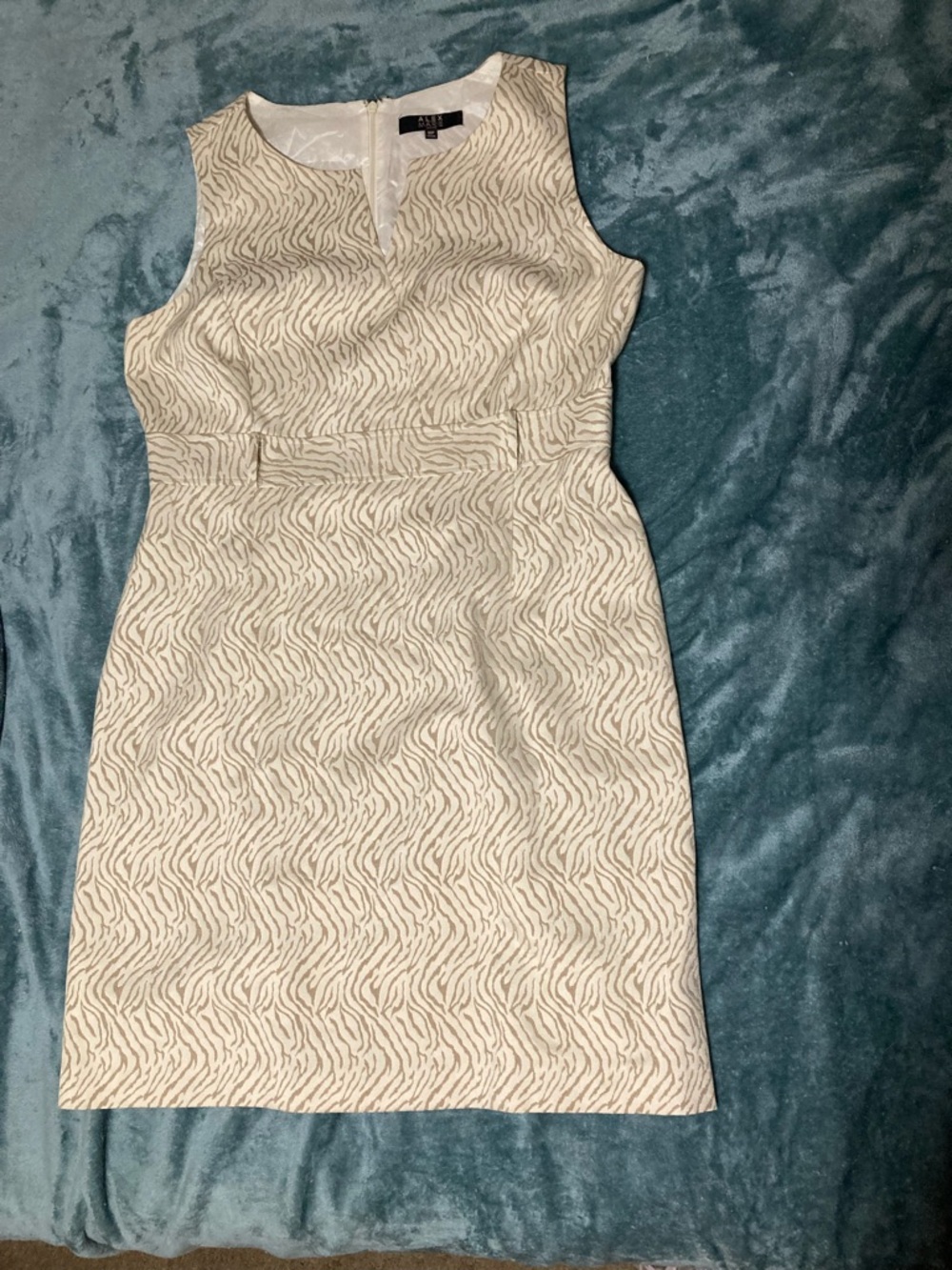 Alex Marie Cream Patterned Sleeveless Sheath Dress